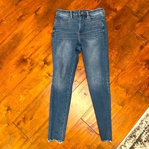 American Eagle Super Hi-Rise Jegging Size 6 The Dream Jean